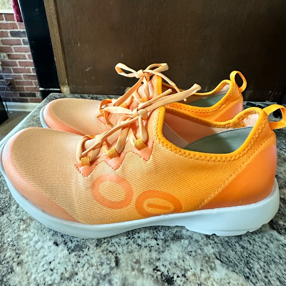 OOFOS Women's Bright Orange Sneakers